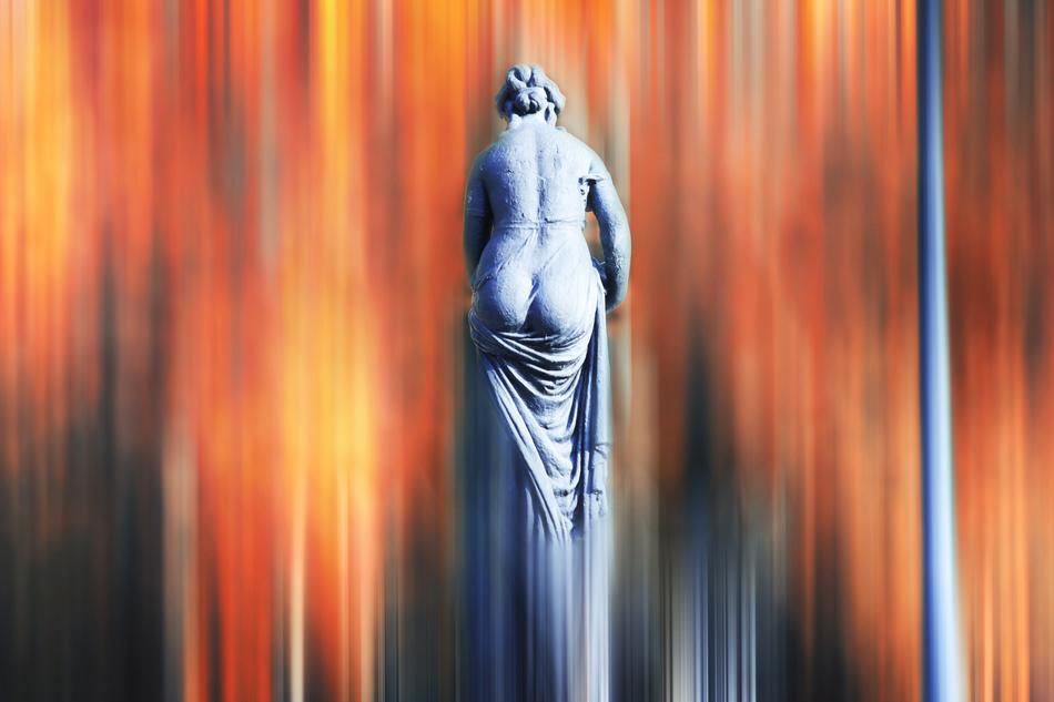 clipart of Statue Woman blur