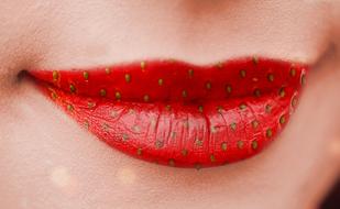 photo of strawberry color lips