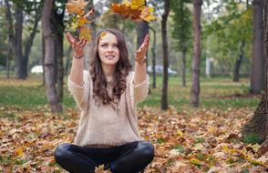 beautiful woman in the autumnal park