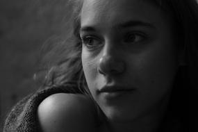 black and white portrait of a pretty woman