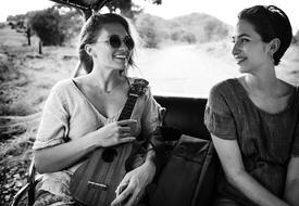 travelling girlfriends
