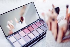colourful eyeshadow palette