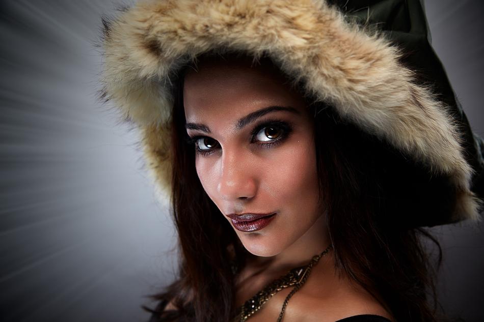 Model with the hat in the studio