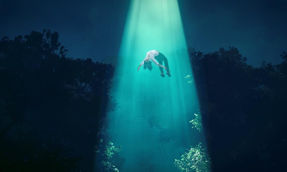 UFO kidnaps a person