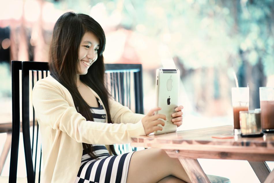 Ipad Girl