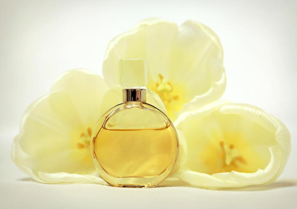 Perfumer Bottle white flowers