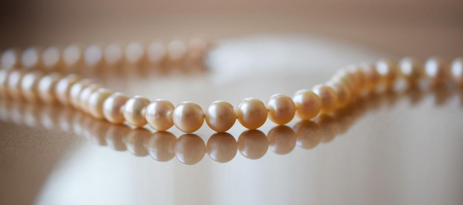 Pearl necklace, macro