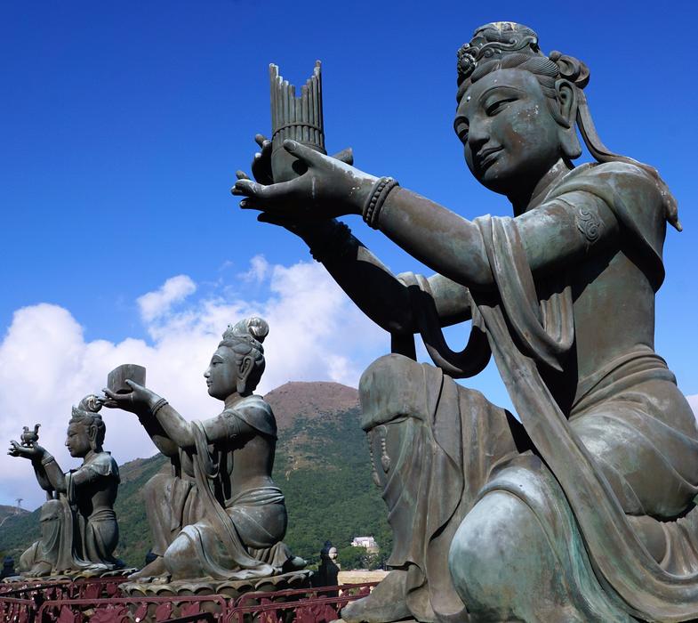 bronze statues in hong kong