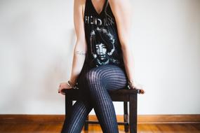 Hendrix Sitting Chair