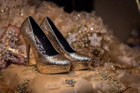 gold womens shoes