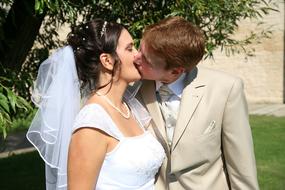 Wedding Kiss people