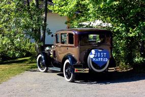 Old-Fashioned Wedding Car