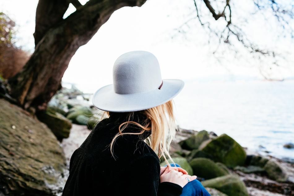 Girl white Hat