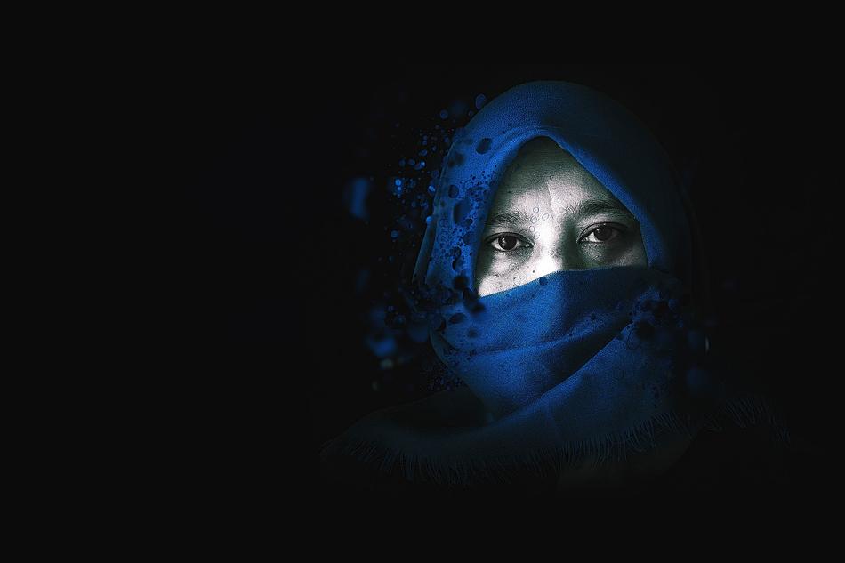 Portrait Editing of woman at dark