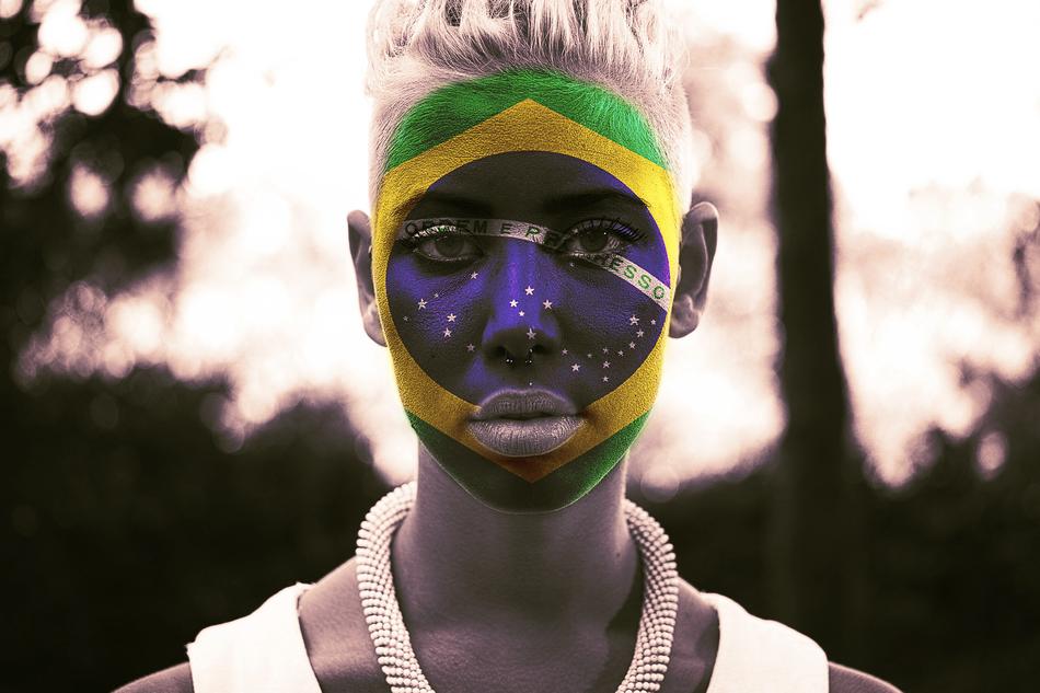 blonde with makeup in Brazilian national colors