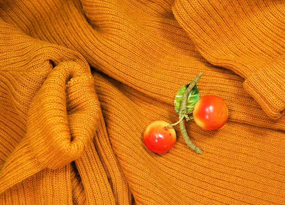 orange color Woolen Sweater, Knitwear