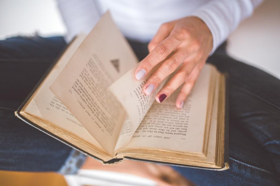 Thumbs Thumbing Book