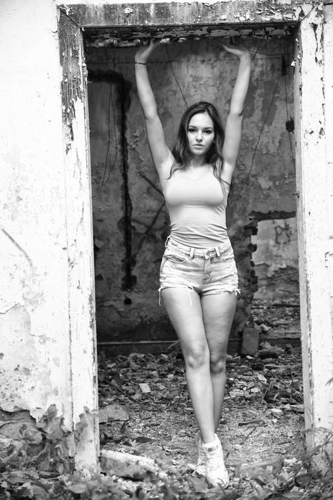 Model Woman Old