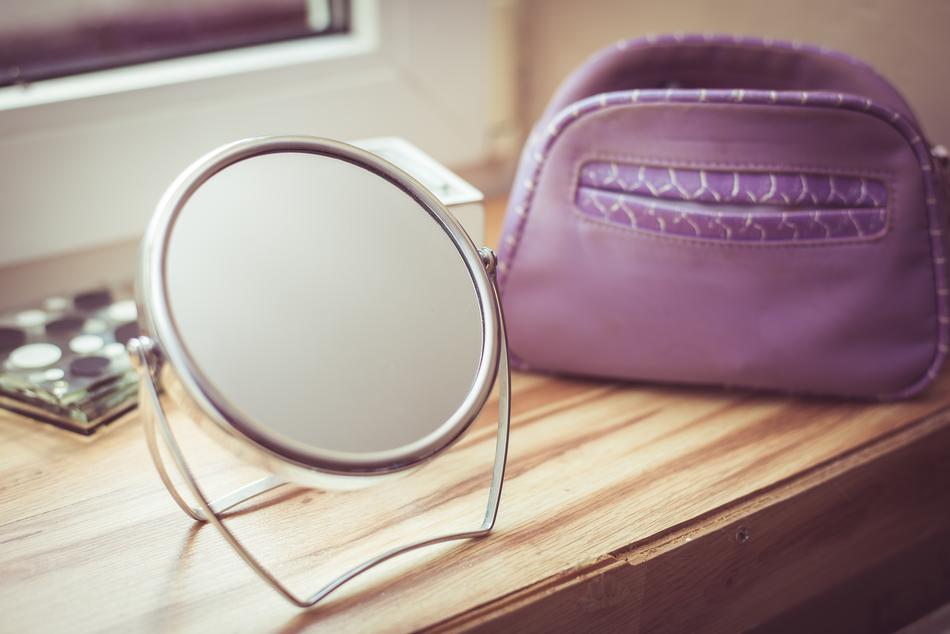 Mirror Beauty Beautician