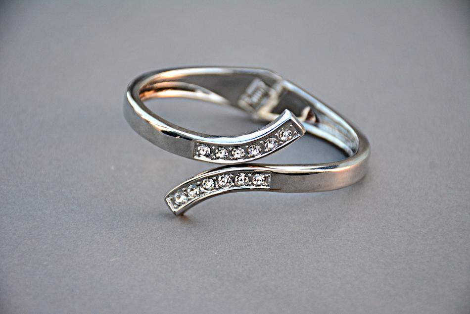 Sliver Ring with stones
