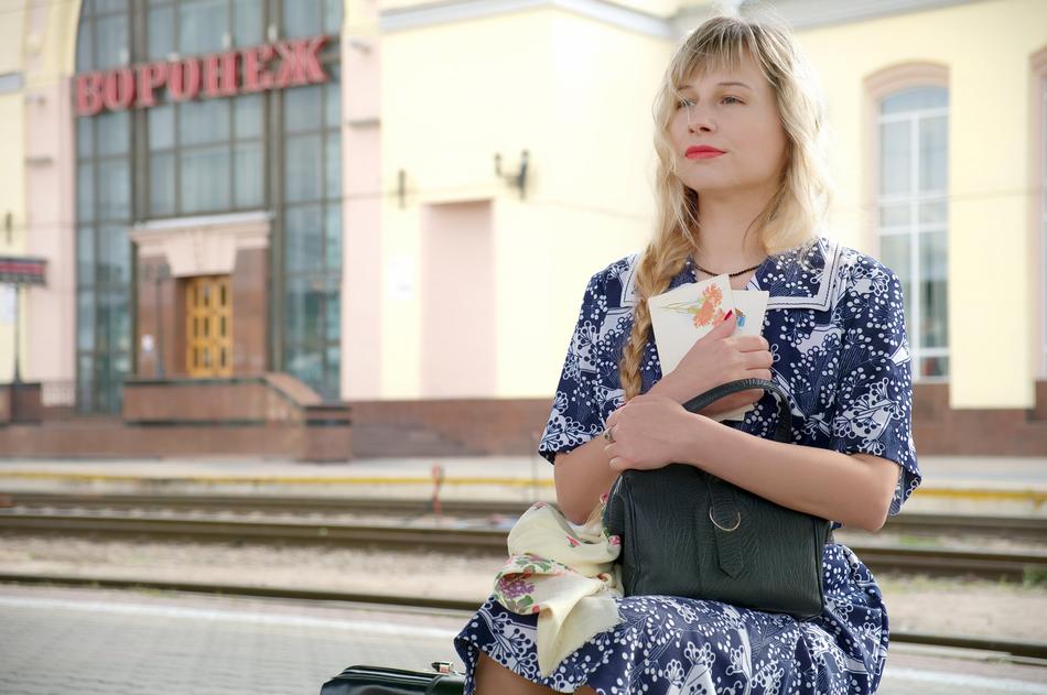 girl at the railway station in Voronezh