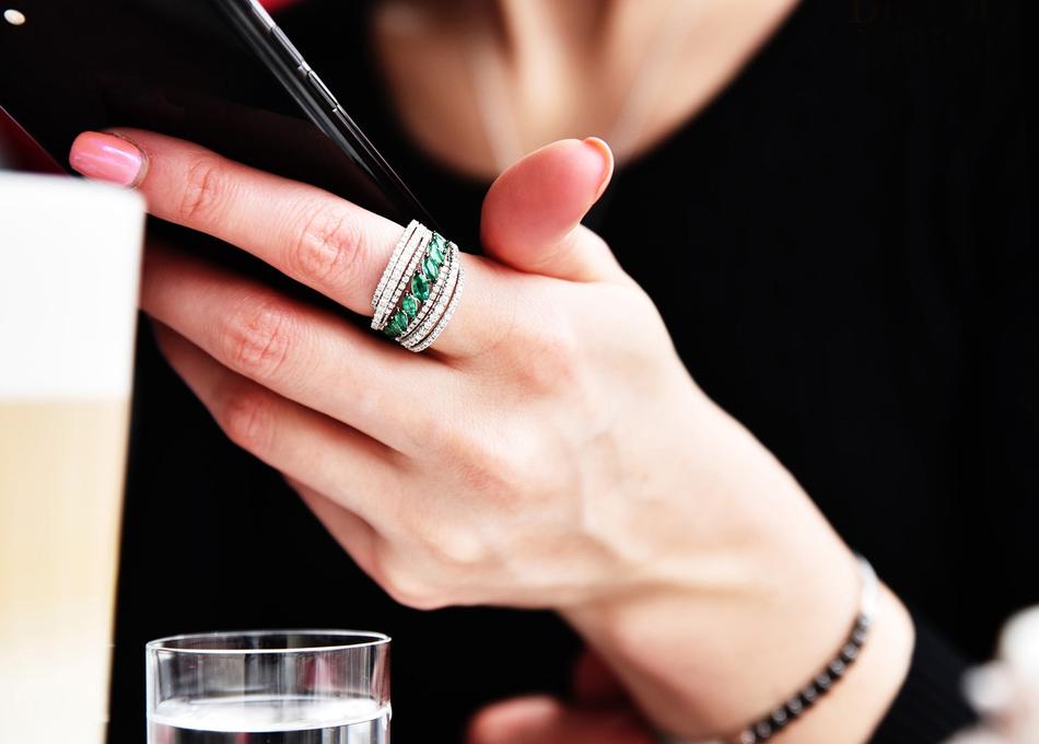 Jewelry Diamonds hand