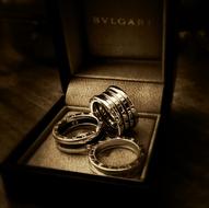 Ring Luxury Black And White