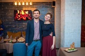 woman and man family in restaurant