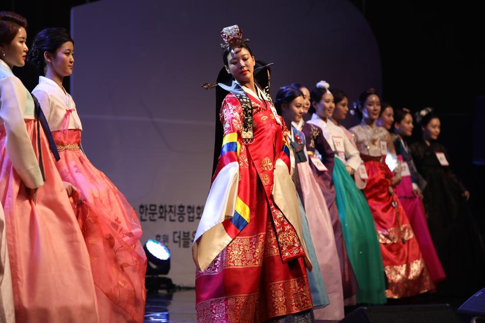 Fashion Clothing Show