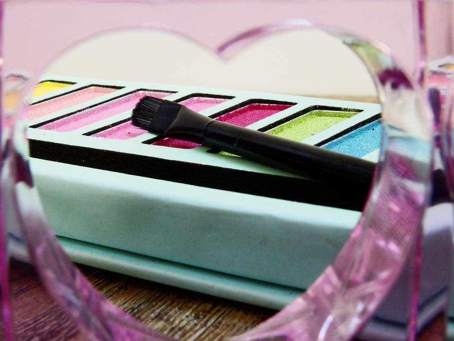 Heart Love Cosmetics Make