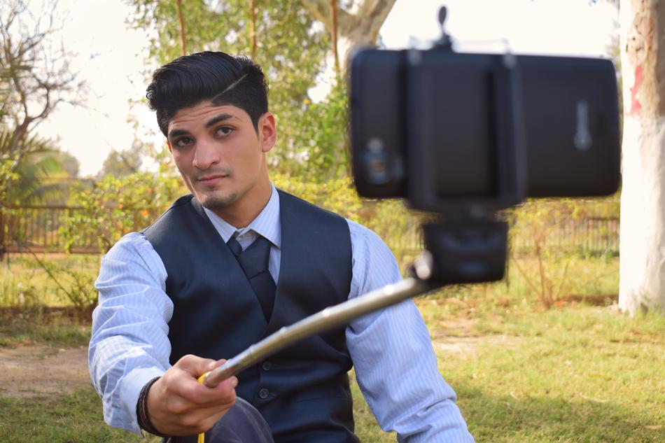 Selfie Model Outdoor