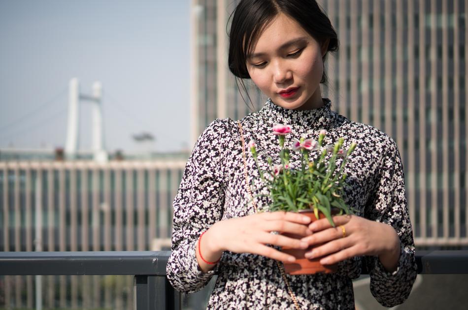 model with pot of flowers
