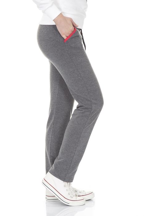 grey sweatpants