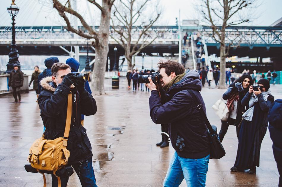photographs taking pictures on promenade