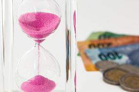 Hourglass Money Time ponc sand