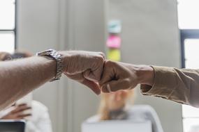 Agreement hands