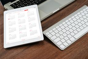 calendar and apple keyboard