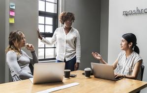 girls group in office