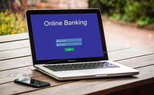 online Banking laptop