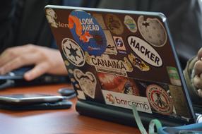 freelancer works on a computer