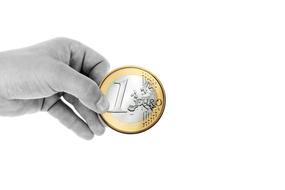 Hand Keep coin euro