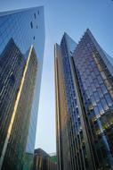 London Mirroring glass facade