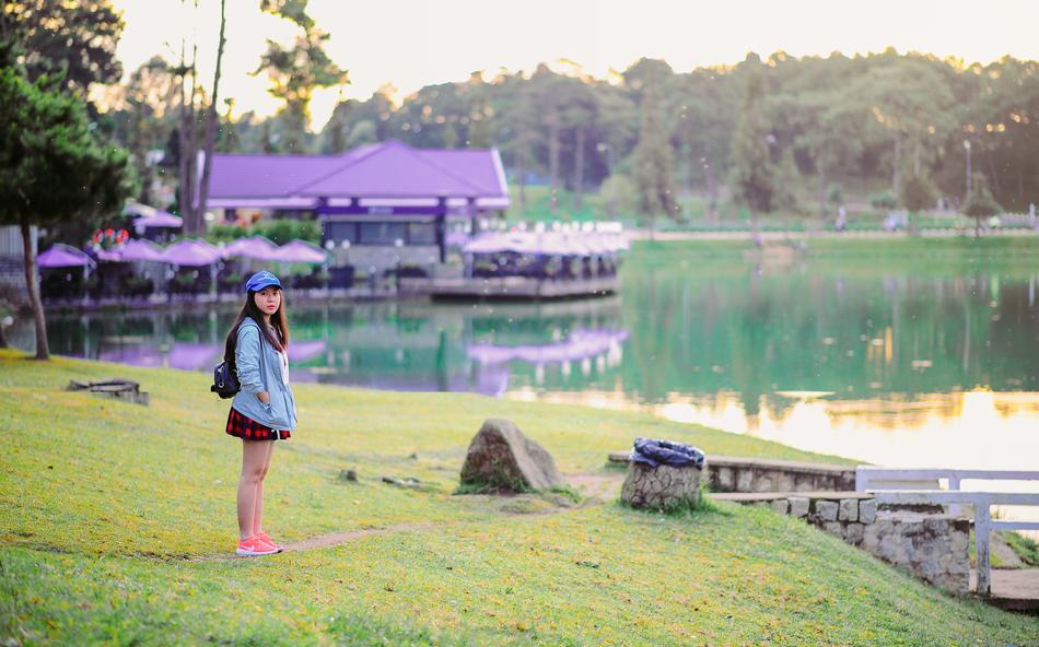girl model on meadow coast