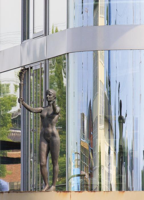 Sculpture Figure Statue in hamburg