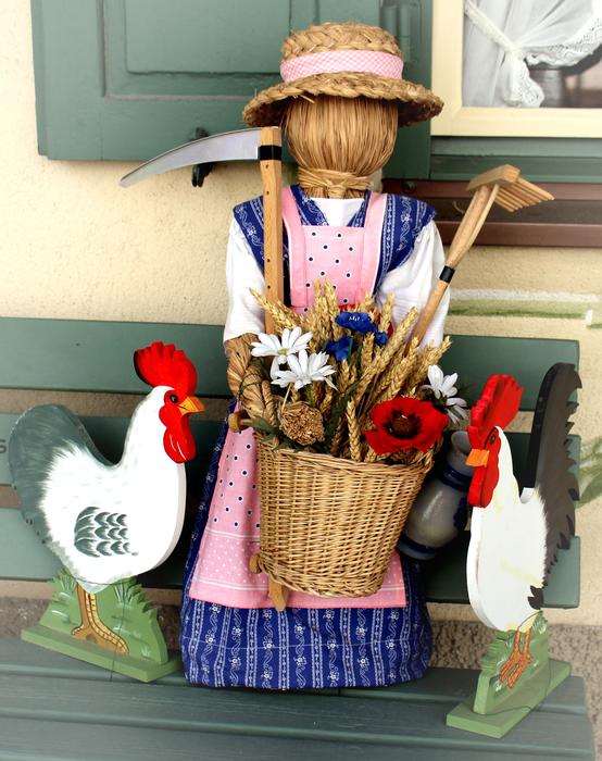 Woman Of Straw Deco Folklore