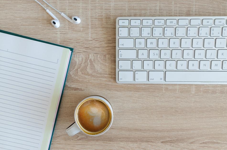 ComputerTable and coffe