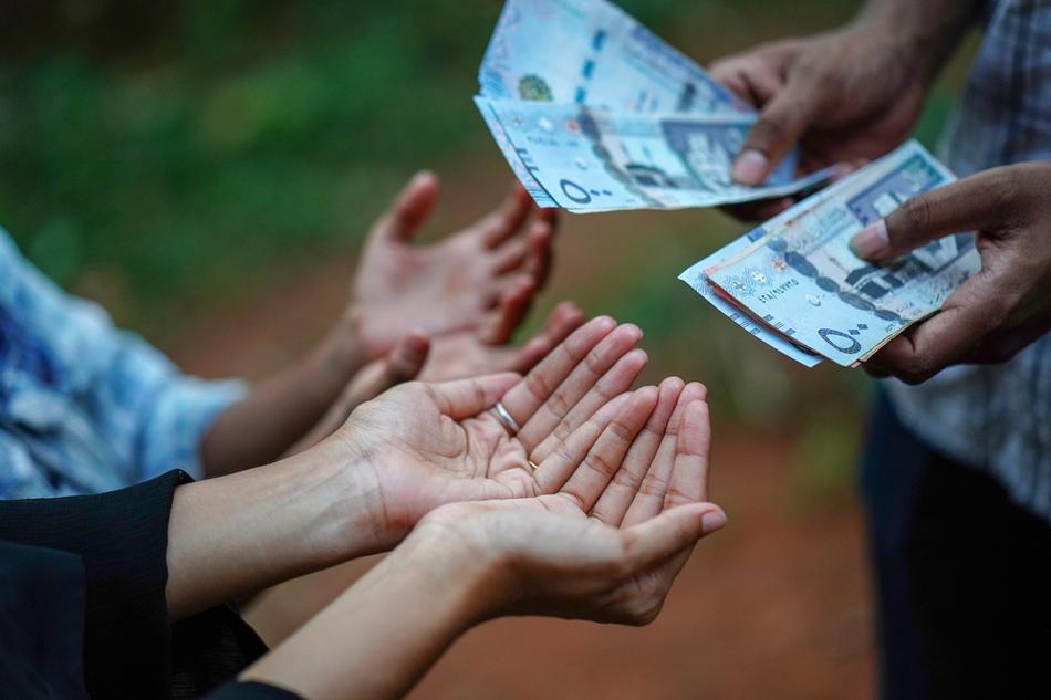 Sharing the money in Saudi Arabia