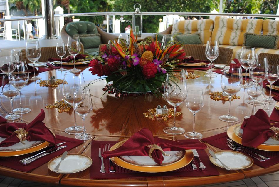 Table dinner flowers