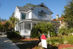 Restored suburban House For Sale