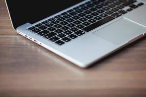 Laptop Apple Macbook on table